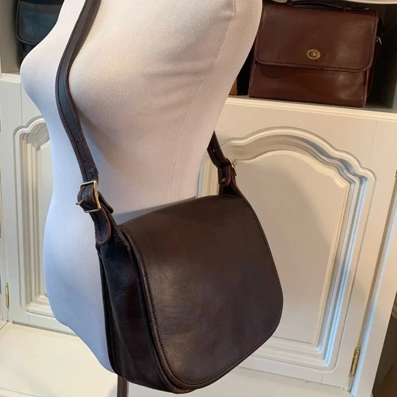 Vtg Coach NYC saddle flap 1970 bag - Picture 2 of 10